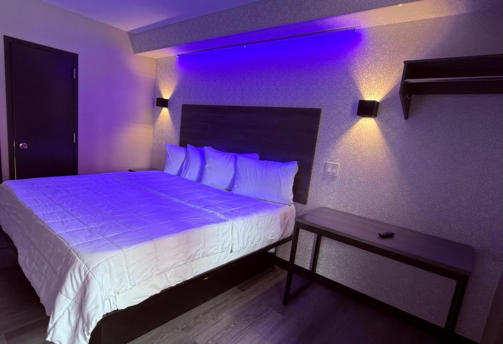 The Vine Hotel Bronx New New York Bagian luar foto